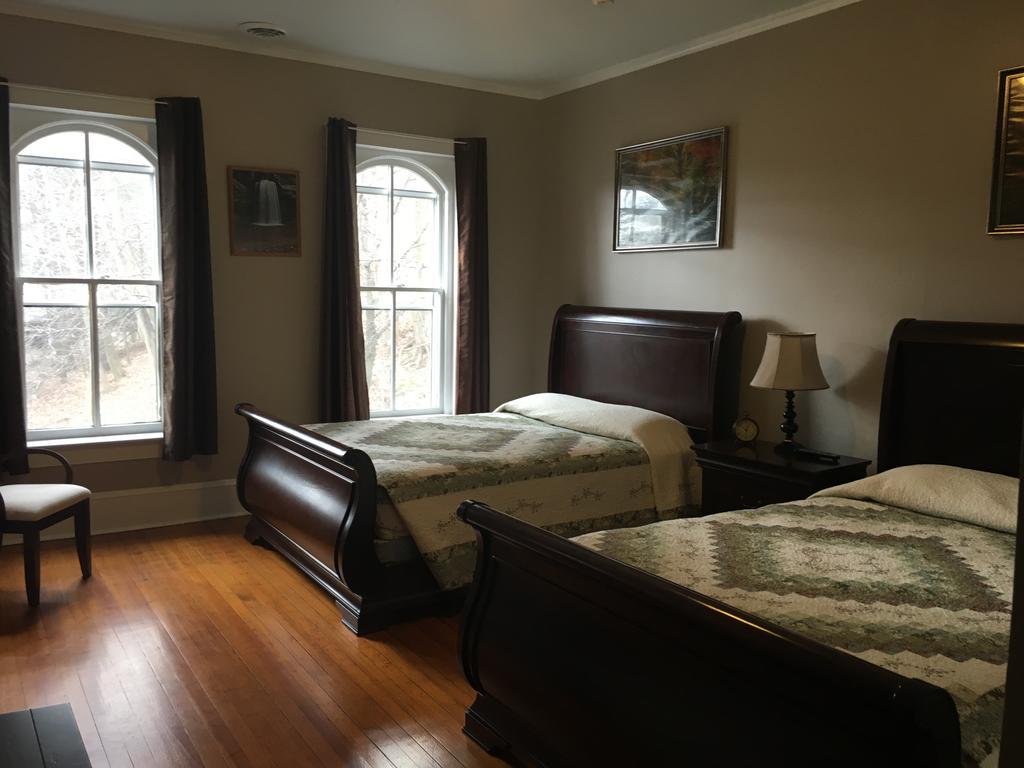 Cook Mansion Bed & Breakfast Montour Falls Exterior photo